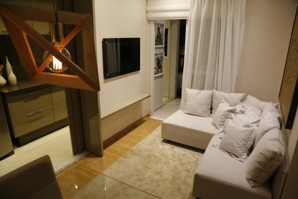 Transform your workplace look: the ultimate guide to choosing the ideal jewelry for professionals